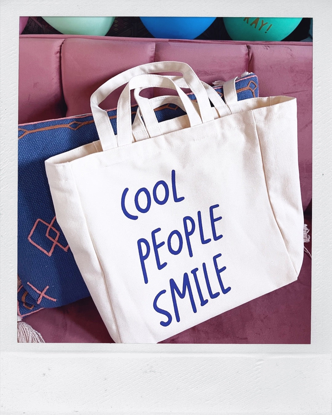 Cool people smile - THE TOTE